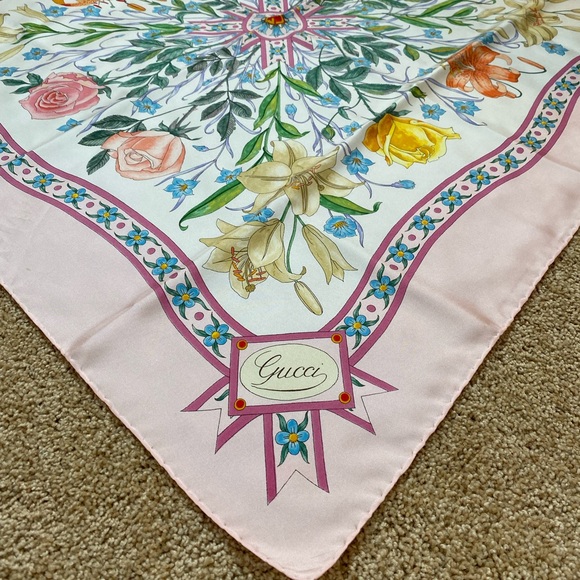 Scarf - Picture 12 of 15